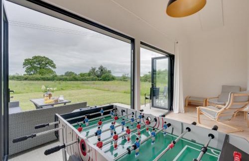 Hollington House | 3 Bed in Hollington 93331