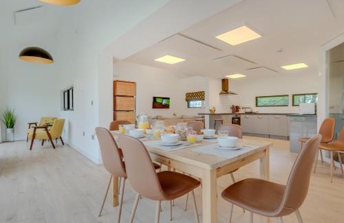 Hollington House | 3 Bed in Hollington 93331