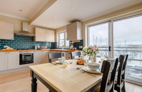 Turnchapel House | 3 Bed in Plymouth 45208