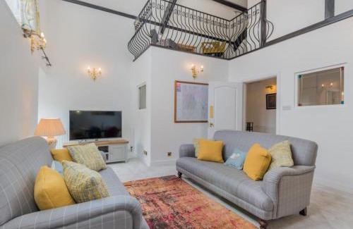 Windermere House | 3 Bed in Windermere SZ469