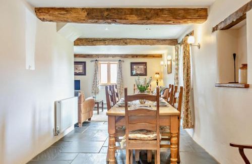 Iddesleigh House | 3 Bed in Winkleigh 1450B