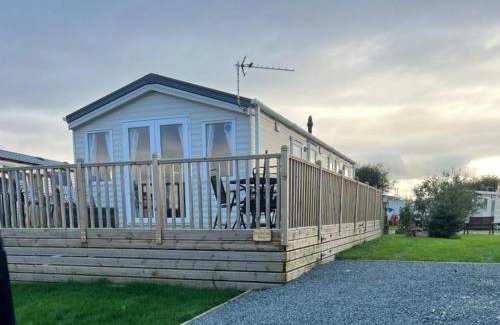 Crowle House | 3 Bed New Lodge Sleeps 4 Pets Welcome