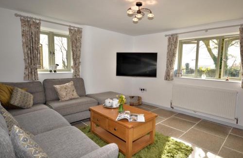 Broadwoodkelly House | 3 bed property in Winkleigh 66041