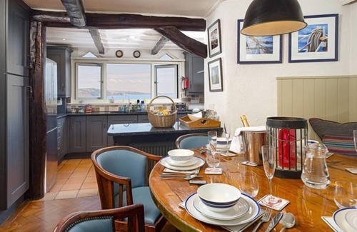 Babbacombe Cottage | 3 Bed - Smugglers Cottage - Sleeps 6 guests in 3 bedrooms