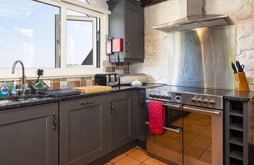 Babbacombe Cottage | 3 Bed - Smugglers Cottage - Sleeps 6 guests in 3 bedrooms