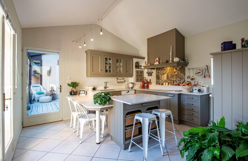 Maubec Villa | 3 bed villa with heated pool, air conditioning, walking distance to the village