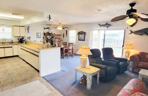 Port Isabel House | 3 bedr Home *Waterfront & Boat Slip * Deck * BBQ