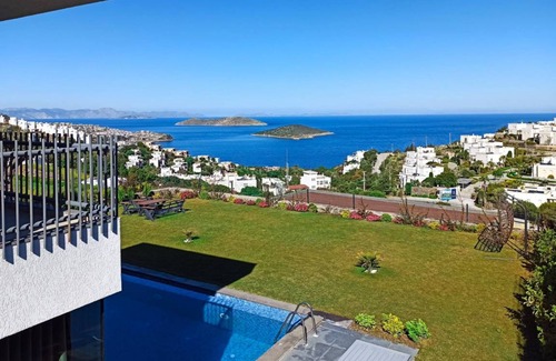 Geris Villa | 3 Bedroom Villa with Great View Close to Yalikavak Marina 2
