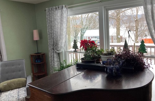 Indiana House | 3-bedroom 1.5 bathroom house in Indiana, PA with WiFi, central AC/heat.