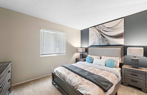 Santa Ana Heights House | 3 bedroom 1600sqft Beauty near Newport Beach and Fashion Island