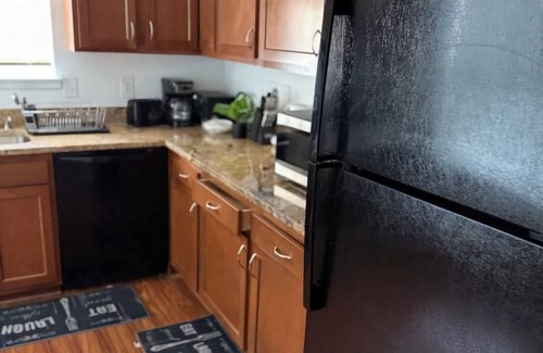 Northeast House | 3-bedroom 2 bath entire townhome in wonderful Washington with two parking spaces