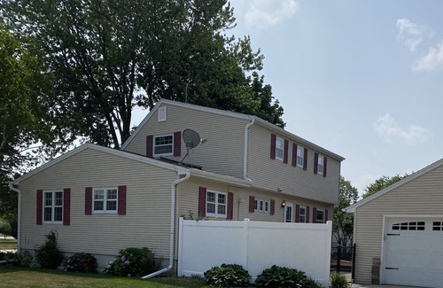 Oshkosh House | 3 bedroom/2 bath home; close to EAA. Large kitchen and outside deck area.