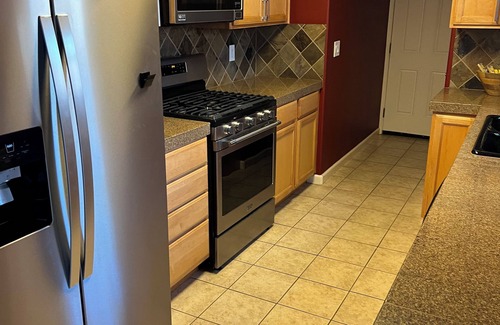 Clearlake House | 3 bedroom 2 story home, Nice an cozy for family vacation or business/work trips
