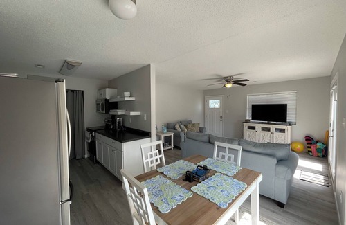 North Myrtle Beach House | 3 bedroom, 2 bath house in the Cherry Grove section of North Myrtle Beach SC