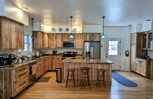 Rollins House | 3 Bedroom, 3 Bath, Exclusive-Use Lakefront Property