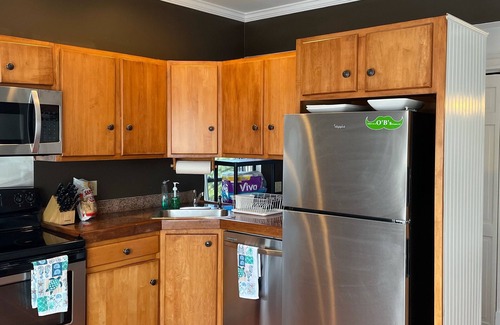 Yachting Village House | 3 Bedroom 3 Bath w/Roof Top Deck in the Heart of Newport