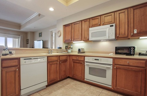 Shelter Cove Condo | 3 Bedroom/3 Bathroom Well Kept Bright Villa - Gated Complex - Harbour Views