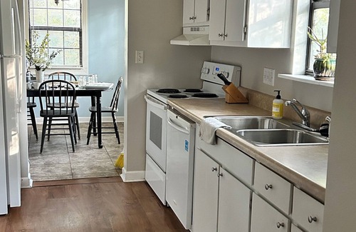 Cullman House | 3 bedroom/3 bathroom house in charming Cullman minutes to lake, town, interstate