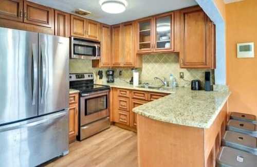 Daytona Beach Apartment | 3 Bedroom 646883 by Houzlet
