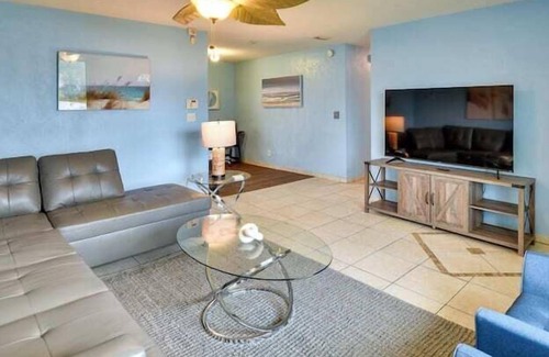 Daytona Beach Apartment | 3 Bedroom 646883 by Houzlet