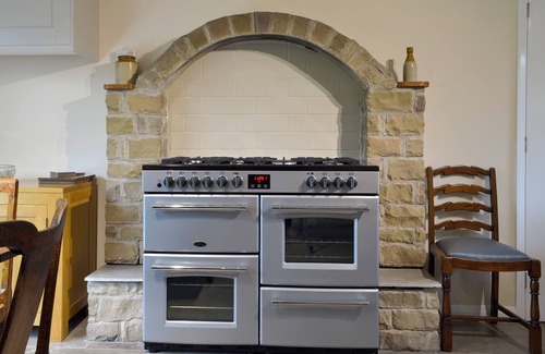 Ault Hucknall Cottage | 3 bedroom accommodation in Heath, near Chesterfield