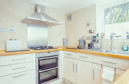 Poole Cottage | 3 bedroom accommodation in Ashley Cross
