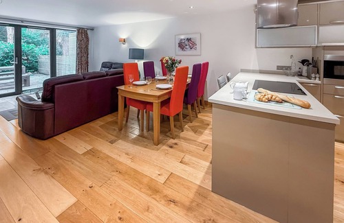 Carnon Downs Ski Chalet | 3 bedroom accommodation in Carnon Downs