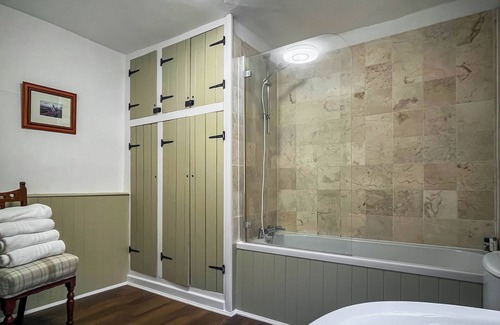 Ashbourne Apartment | 3 bedroom accommodation in Ashbourne