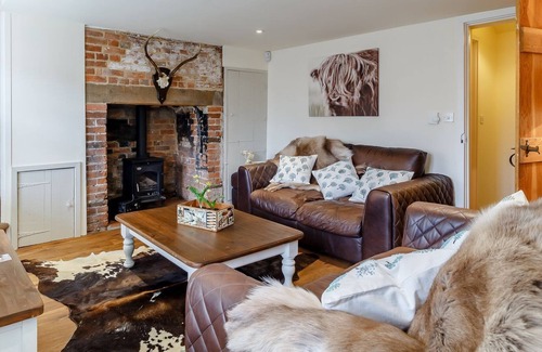 Geldeston Cottage | 3 bedroom accommodation in Geldeston, near Beccles