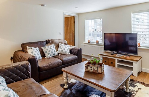 Geldeston Cottage | 3 bedroom accommodation in Geldeston, near Beccles