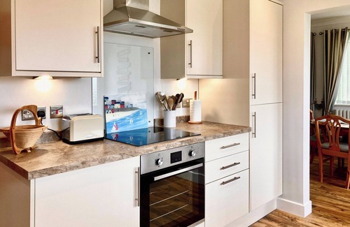 Llanrhidian Higher Cottage | 3 bedroom accommodation in Penclawdd, near Swansea