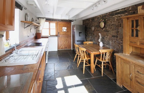Crynant Cottage | 3 bedroom accommodation in Ilston, Gower, Swansea