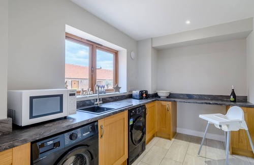 Newark Cottage | 3 bedroom accommodation in East Stoke, near Newark