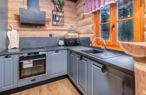 Plesce House | 3 bedroom accommodation in Cabar