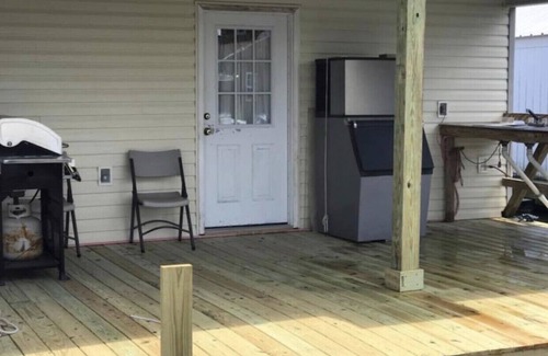 Venice Boat Rental | 3 Bedroom, All the amenities you need. Perfect location in Venice Marina!