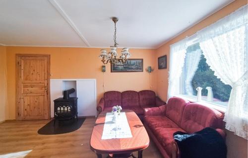 Vinnes House | 3 Bedroom Amazing Home In Reksteren
