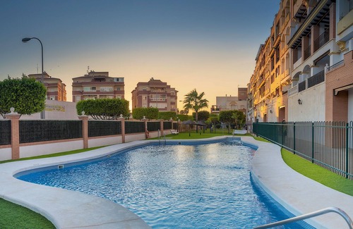 Roquetas de Mar Apartment | 3 bedroom apartment with pool, near the beach and shopping center