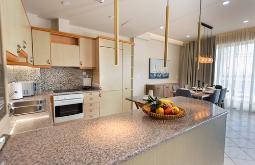 Kokinos Pirgos Apartment | 3 bedroom apartment with harbor view - near the beach