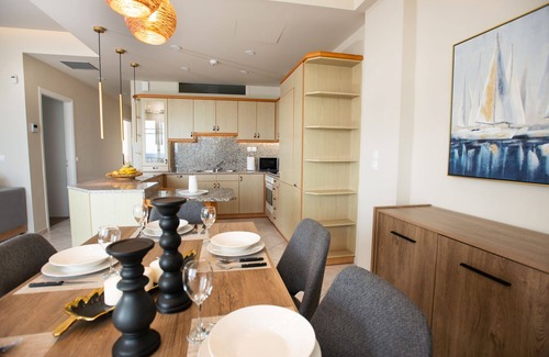 Kokinos Pirgos Apartment | 3 bedroom apartment with harbor view - near the beach