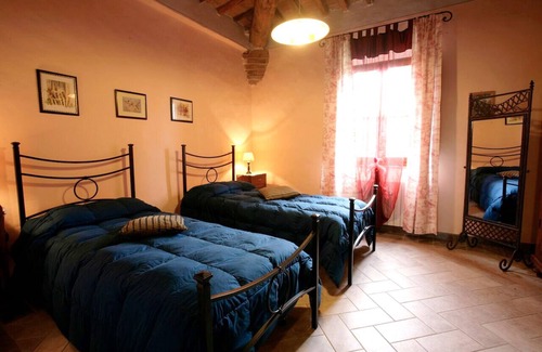 Bollano Other | 3 bedroom apartment, infinity pool, amazing view, 4KM to Buonconvento near Siena