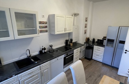 Siegburg Apartment | 3-bedroom apartment /10 minutes from the ICE