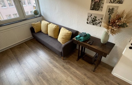 Siegburg Apartment | 3-bedroom apartment /10 minutes from the ICE