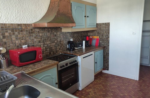Brelevenez Apartment | 3-bedroom apartment for 5 people near the Pink Granite Coast and beaches