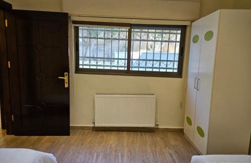 Al Jubeiha Apartment | 3 Bedroom Apartment in a quiet area