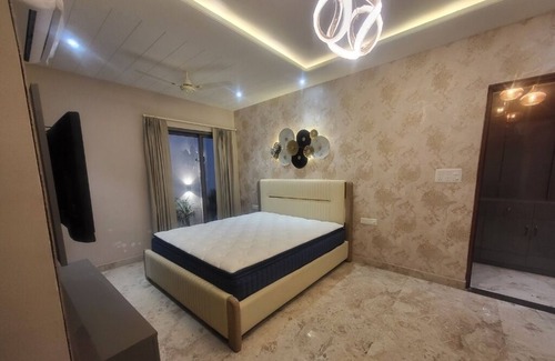 Jaipur Apartment | 3-Bedroom Apartment in Bapu Nagar, Jaipur with AC
