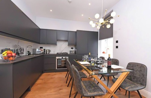 Vincent Square Apartment | 3-bedroom apartment in marvelous London with WiFi