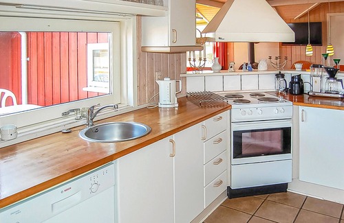 Grønninghoved Strand House | 3 bedroom awesome home in Sjølund