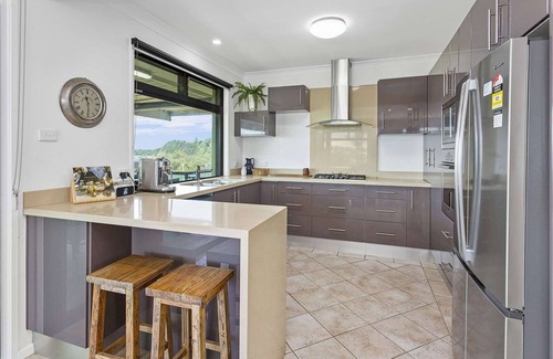 Kiama Downs House | 3 bedroom beachfront property - Stunning Ocean views - direct access to beach