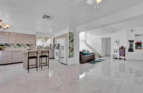 Las Vegas House | 3-bedroom Beautiful Villa in enchanting Las Vegas with WiFi, AC