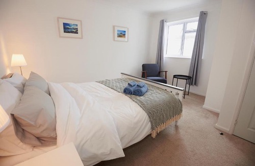 Goldsithney House | 3-Bedroom bungalow with parking, Goldsithney, Penzance, Cornwall